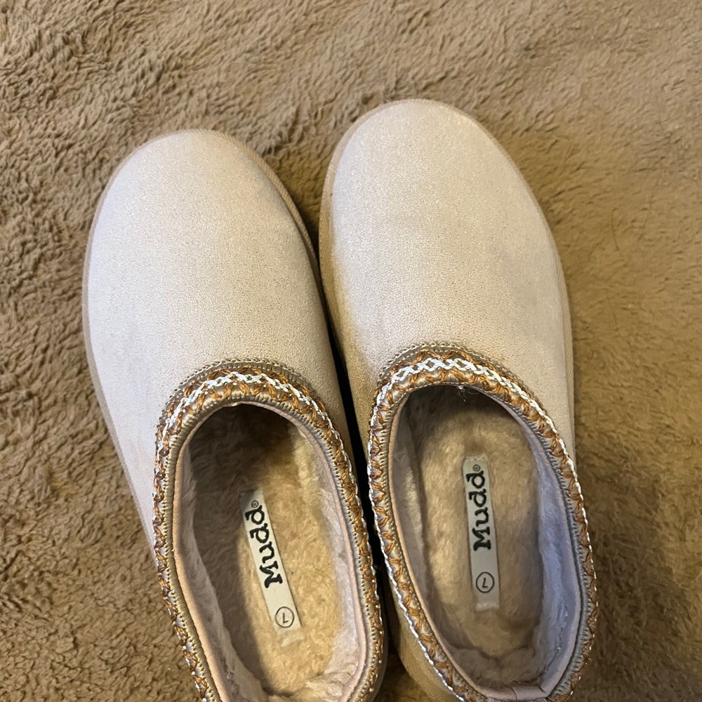 Mudd Beige Platform Slip-On Loafers